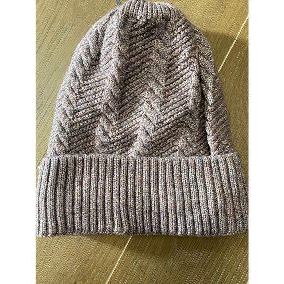 NWT Natasha beanie dark mauve - Picture 1 of 3